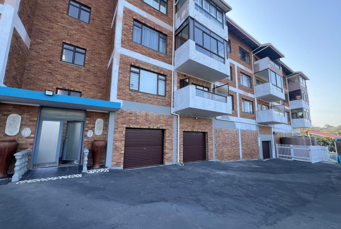 Spacious 2-Bedroom Apartment with Beautiful Sea Views to Rent