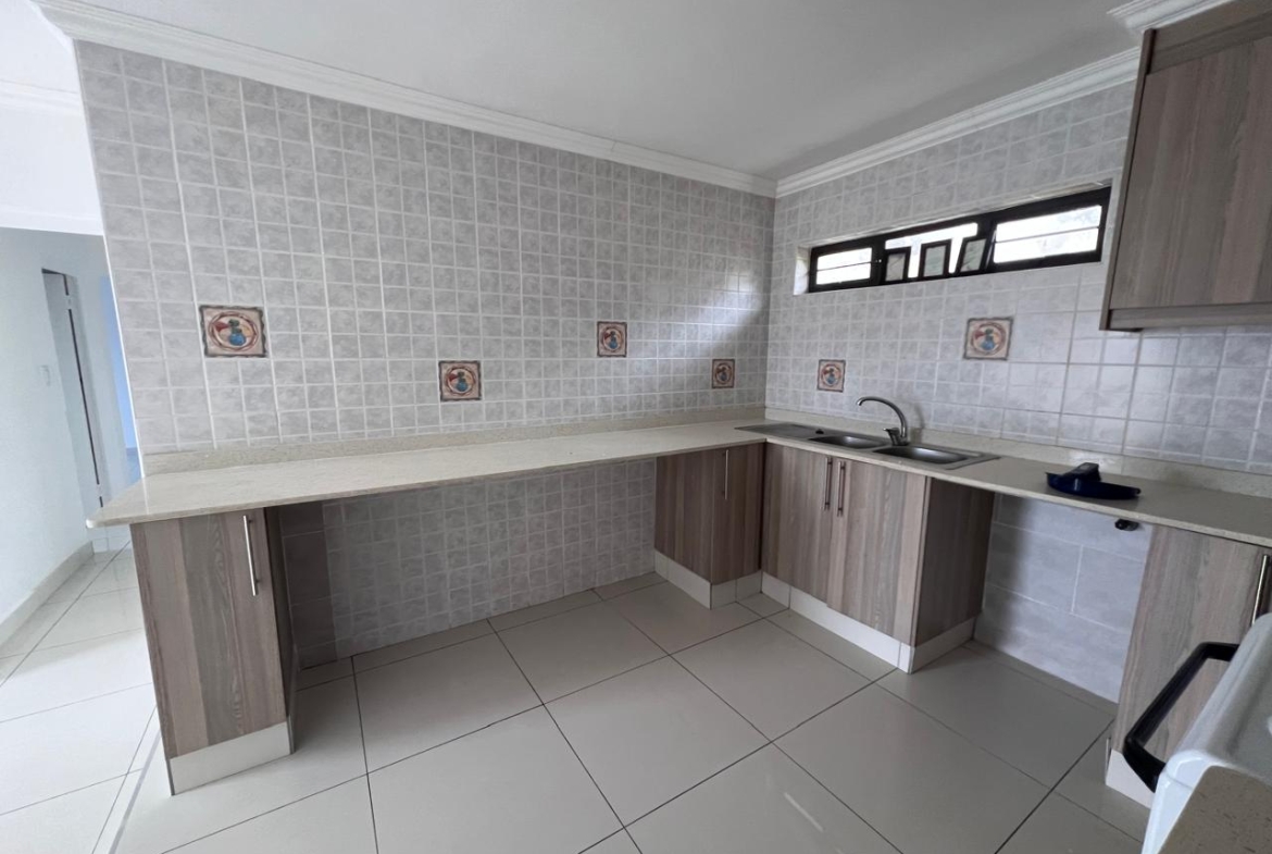 Modern 2 Bedroom Apartment To Rent in Uvongo