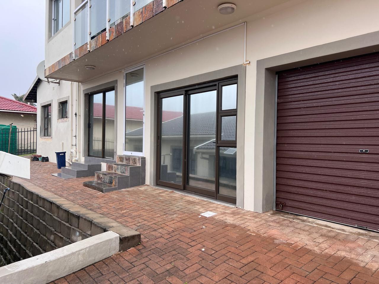 IMG_4261 Modern 2 Bedroom Apartment To Rent in Uvongo