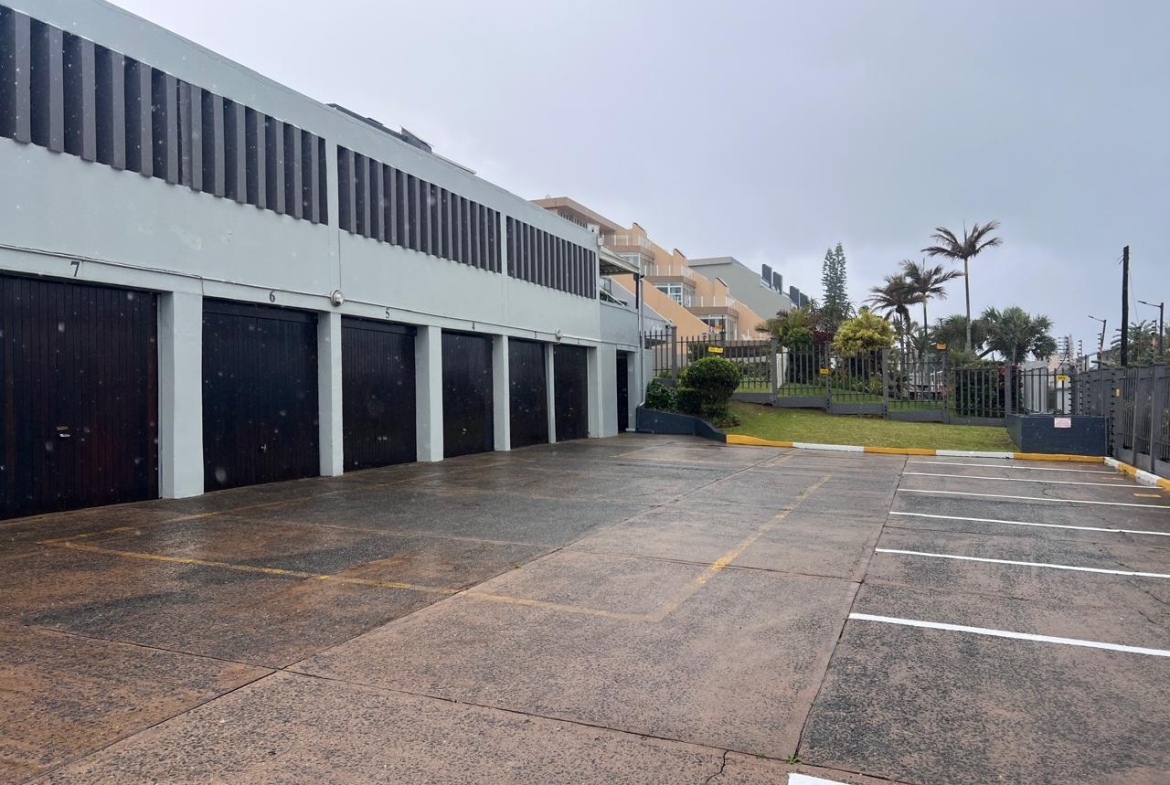 Spacious 3-Bedroom Apartment with Beautiful Sea Views