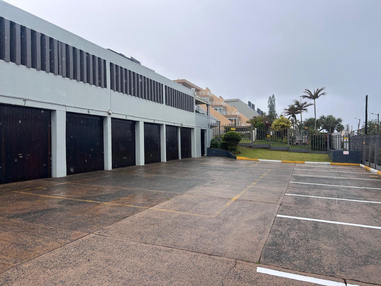 IMG_4263 Spacious 3-Bedroom Apartment with Beautiful Sea Views