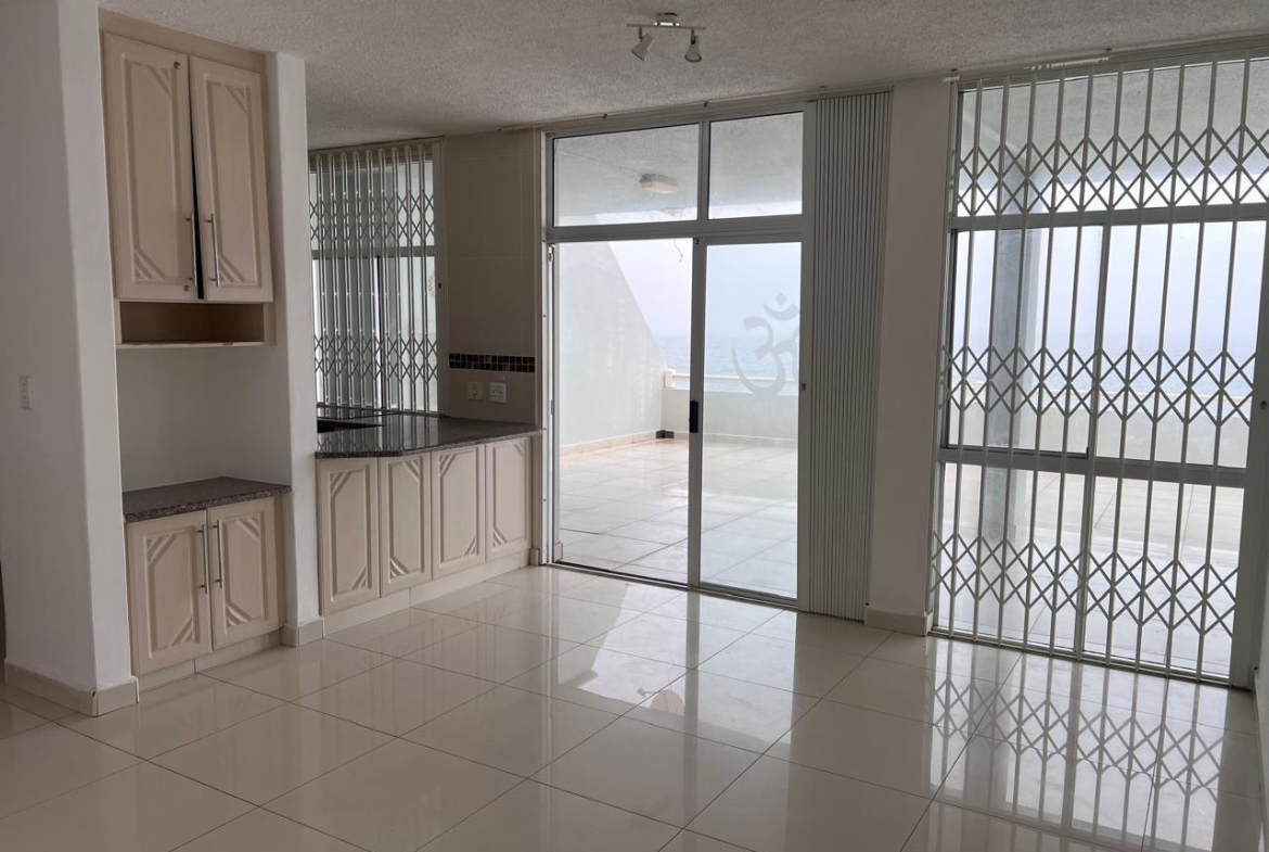 Spacious 3-Bedroom Apartment with Beautiful Sea Views
