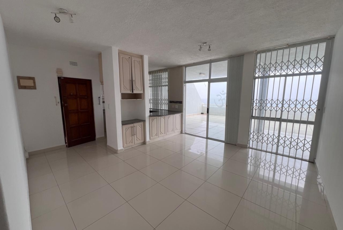 Spacious 3-Bedroom Apartment with Beautiful Sea Views