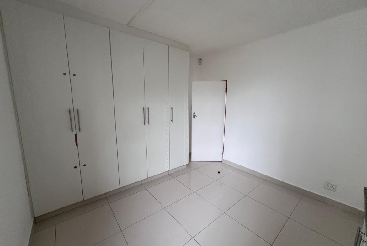 Spacious 3-Bedroom Apartment with Beautiful Sea Views