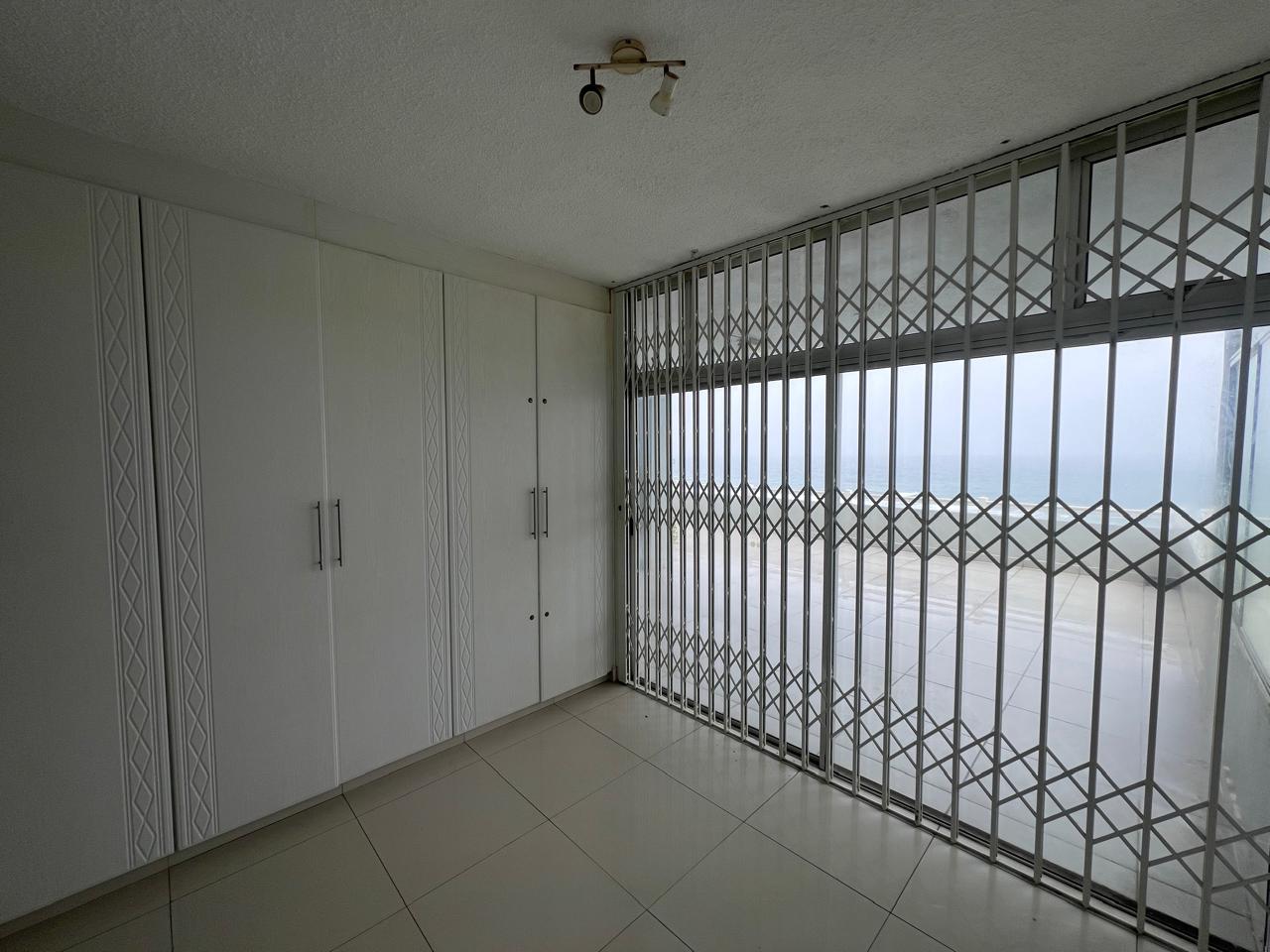 IMG_4275 Spacious 3-Bedroom Apartment with Beautiful Sea Views