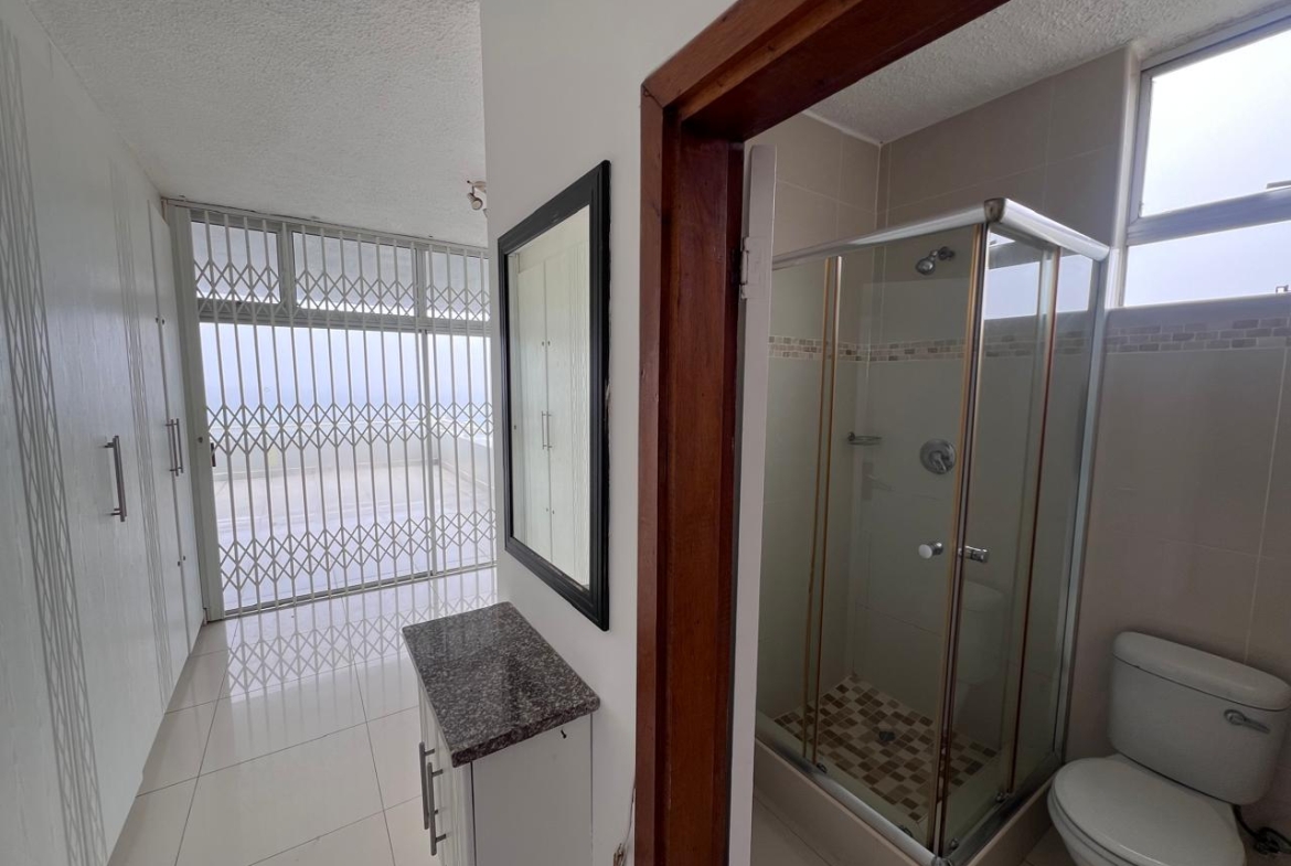 Spacious 3-Bedroom Apartment with Beautiful Sea Views
