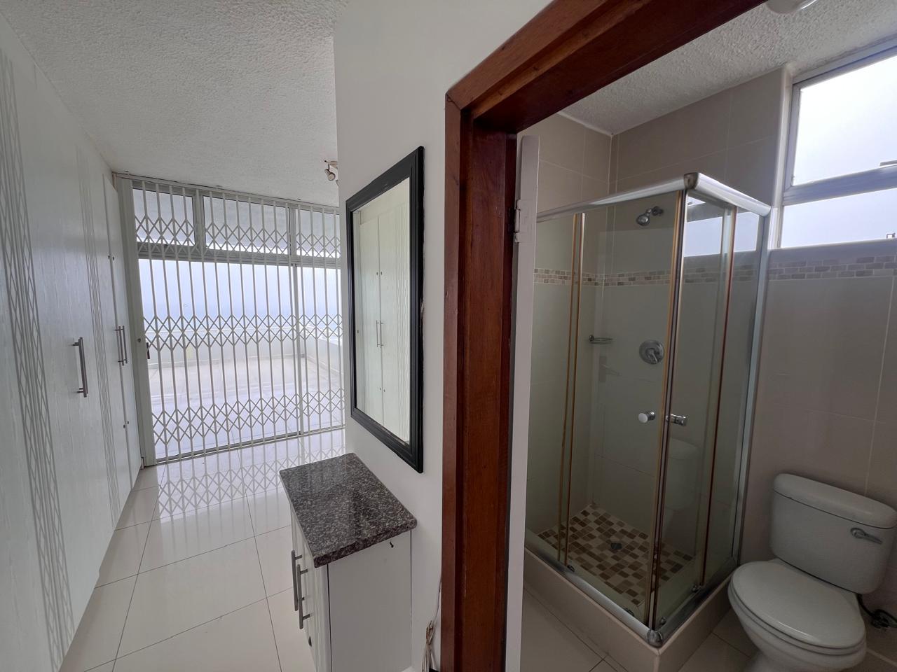 IMG_4278 Spacious 3-Bedroom Apartment with Beautiful Sea Views