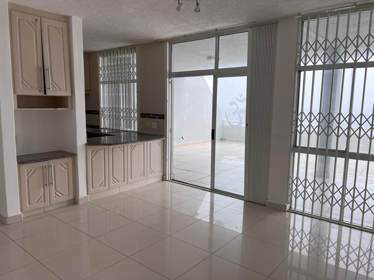 IMG_4279 Spacious 3-Bedroom Apartment with Beautiful Sea Views