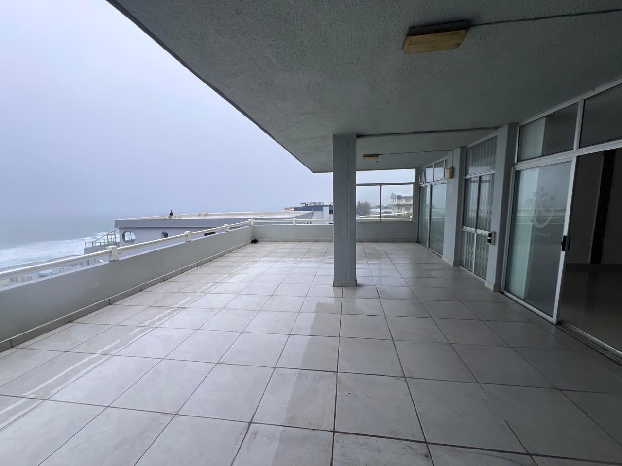 IMG_4282 Spacious 3-Bedroom Apartment with Beautiful Sea Views