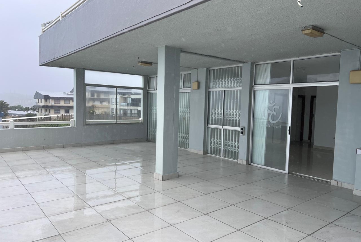 Spacious 3-Bedroom Apartment with Beautiful Sea Views
