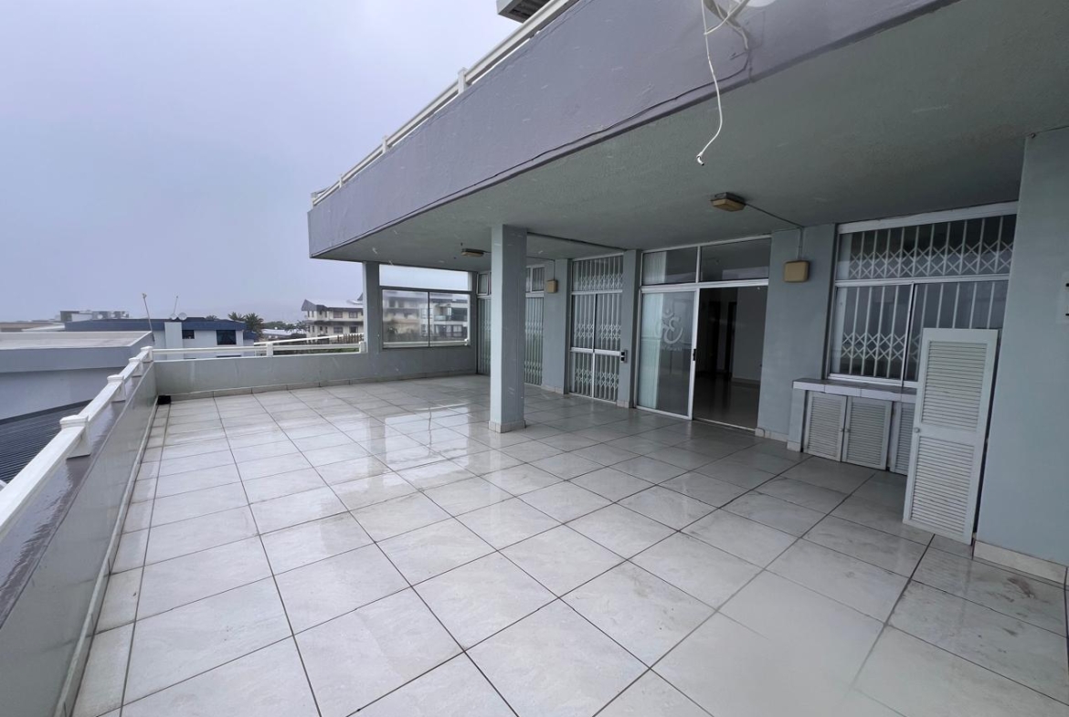 Spacious 3-Bedroom Apartment with Beautiful Sea Views