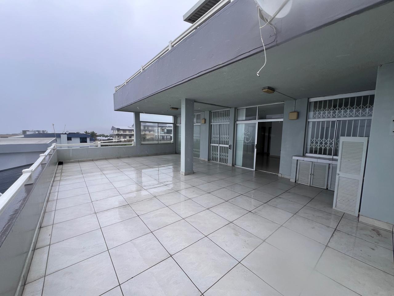 IMG_4284 Spacious 3-Bedroom Apartment with Beautiful Sea Views