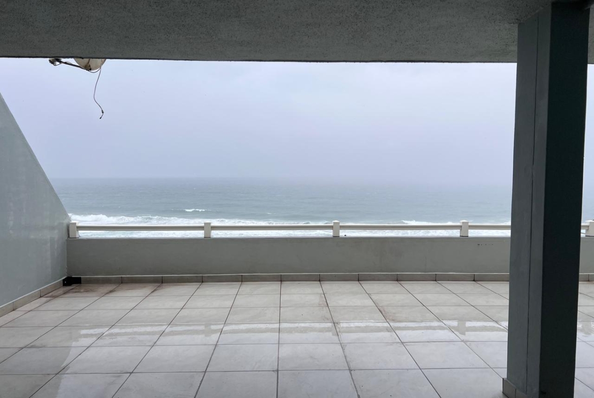 Spacious 3-Bedroom Apartment with Beautiful Sea Views
