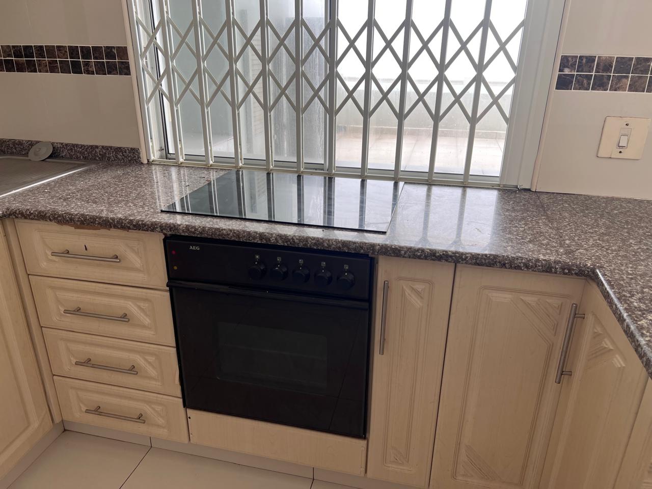 IMG_4288 Spacious 3-Bedroom Apartment with Beautiful Sea Views