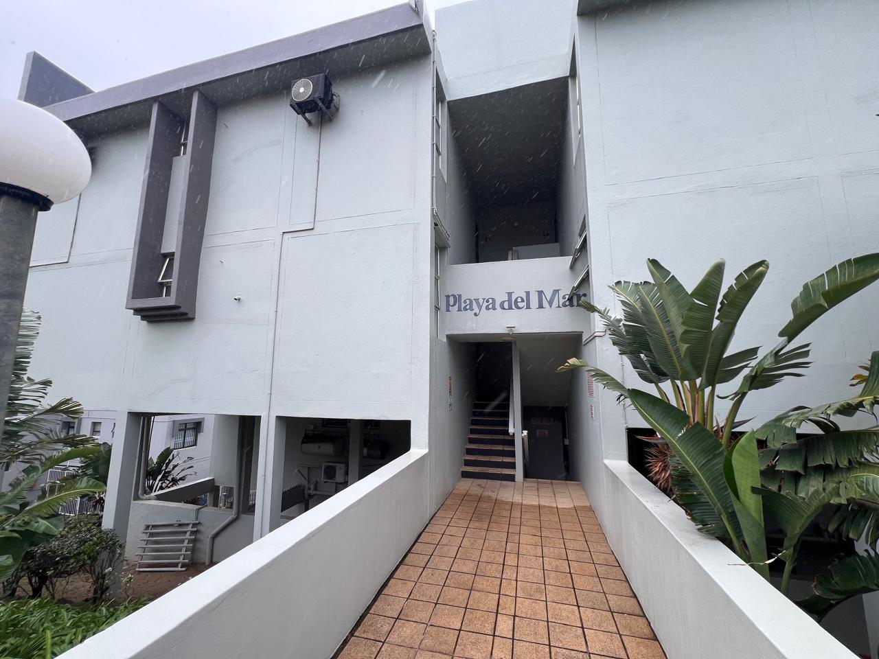IMG_4292 Spacious 3-Bedroom Apartment with Beautiful Sea Views