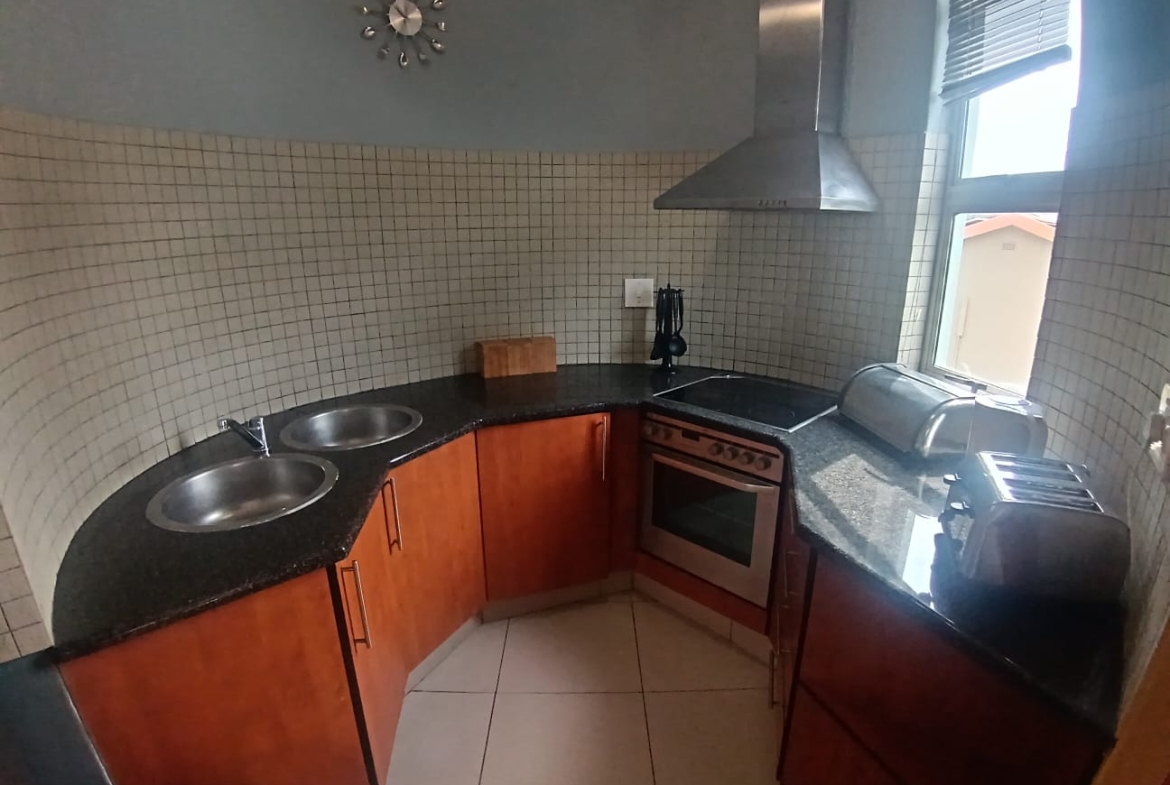 3 Bedroom, 2 Bathroom, Open Plan, Margate Sea view for Sale