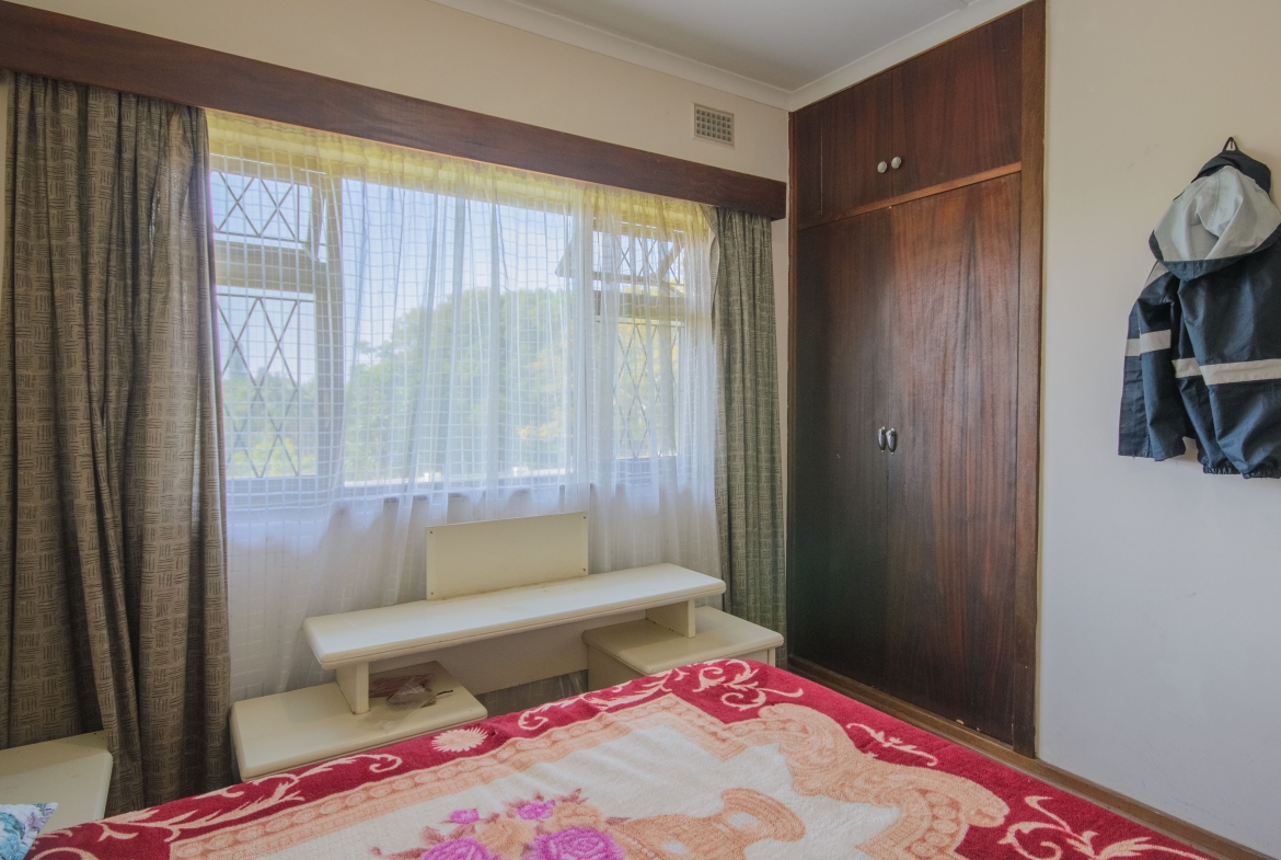 Large 1,650m² Property with Endless Potential in the Heart of Uvongo
