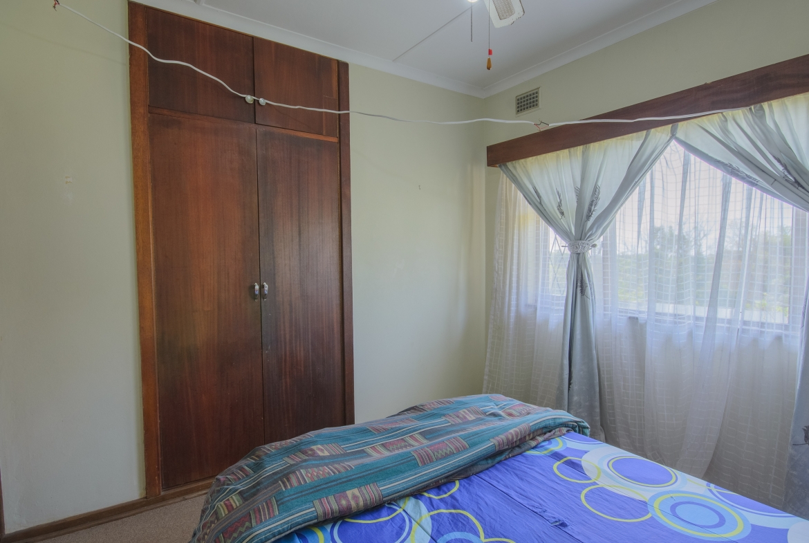 Large 1,650m² Property with Endless Potential in the Heart of Uvongo