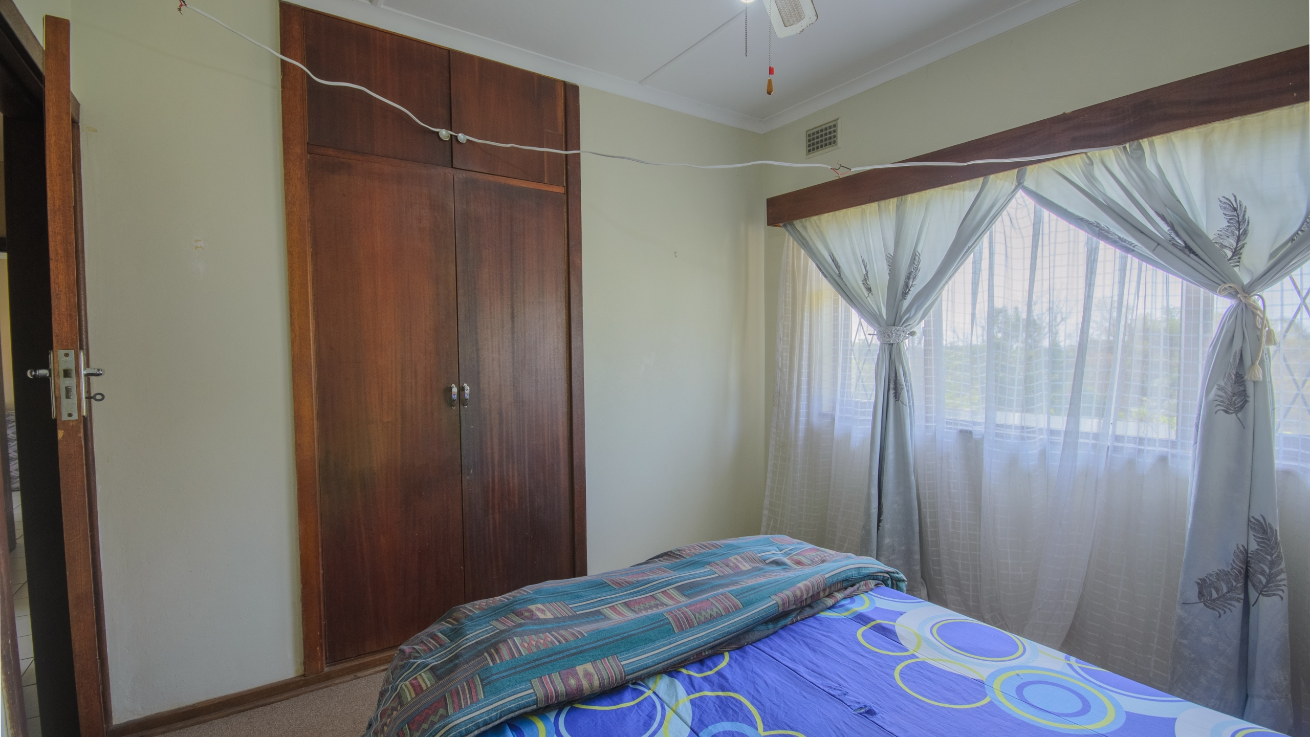 c (983)-HDR Large 1,650m² Property with Endless Potential in the Heart of Uvongo