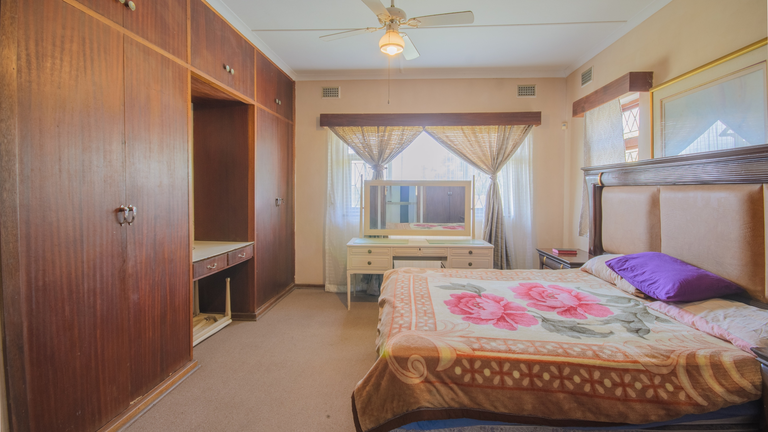 d (559)-HDR Large 1,650m² Property with Endless Potential in the Heart of Uvongo