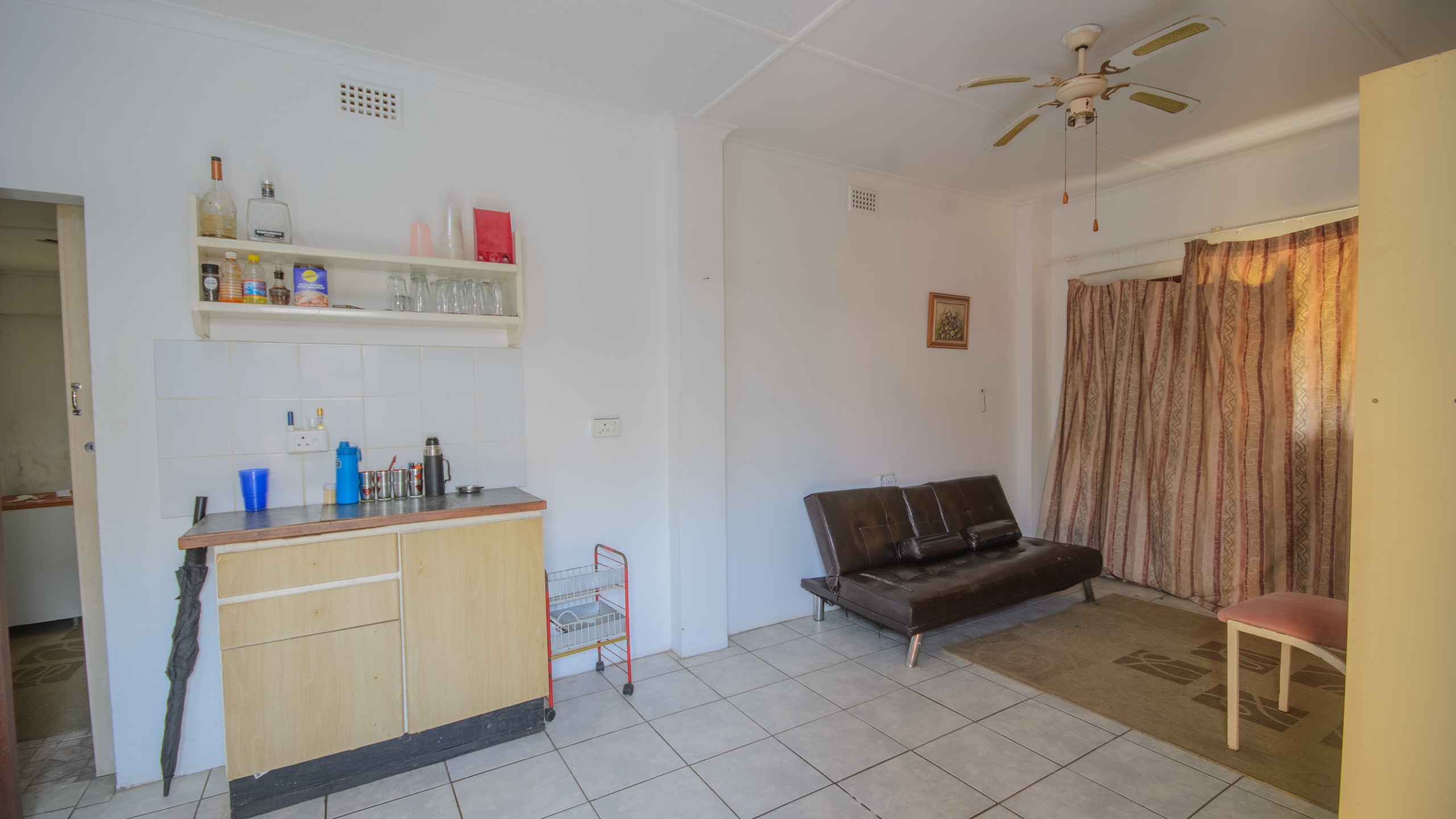 d (571)-HDR Large 1,650m² Property with Endless Potential in the Heart of Uvongo