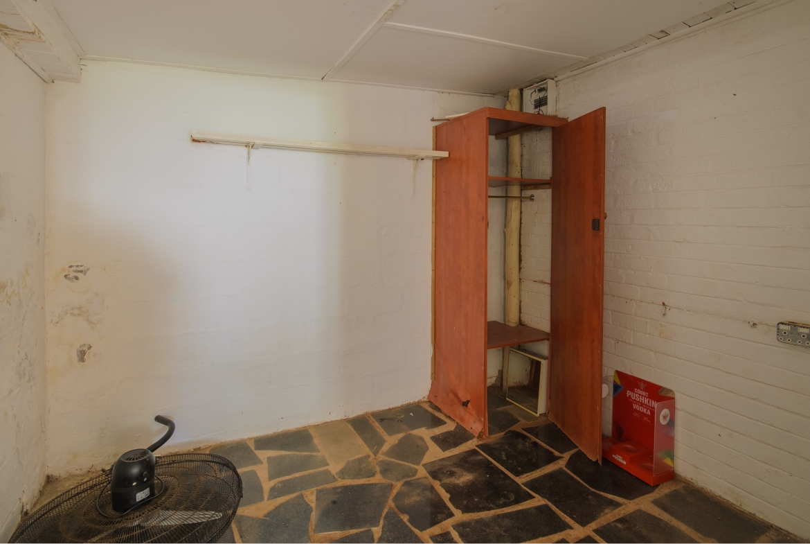 Large 1,650m² Property with Endless Potential in the Heart of Uvongo