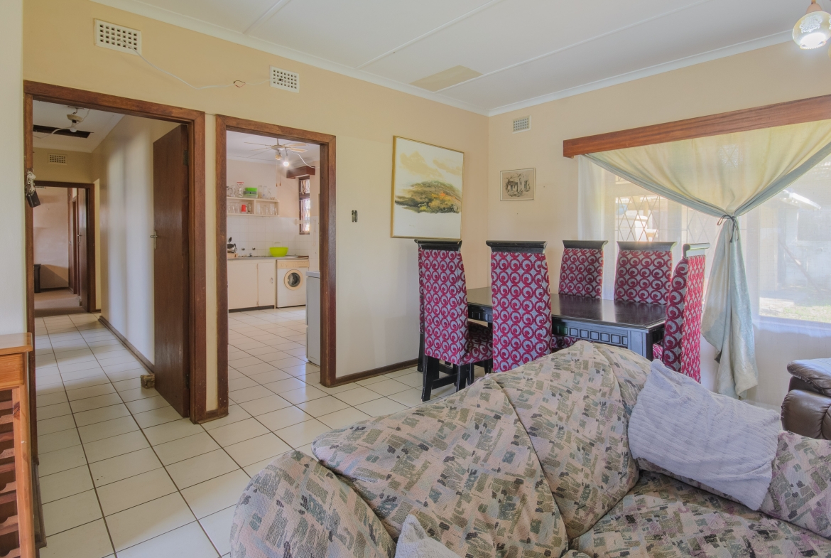 Large 1,650m² Property with Endless Potential in the Heart of Uvongo