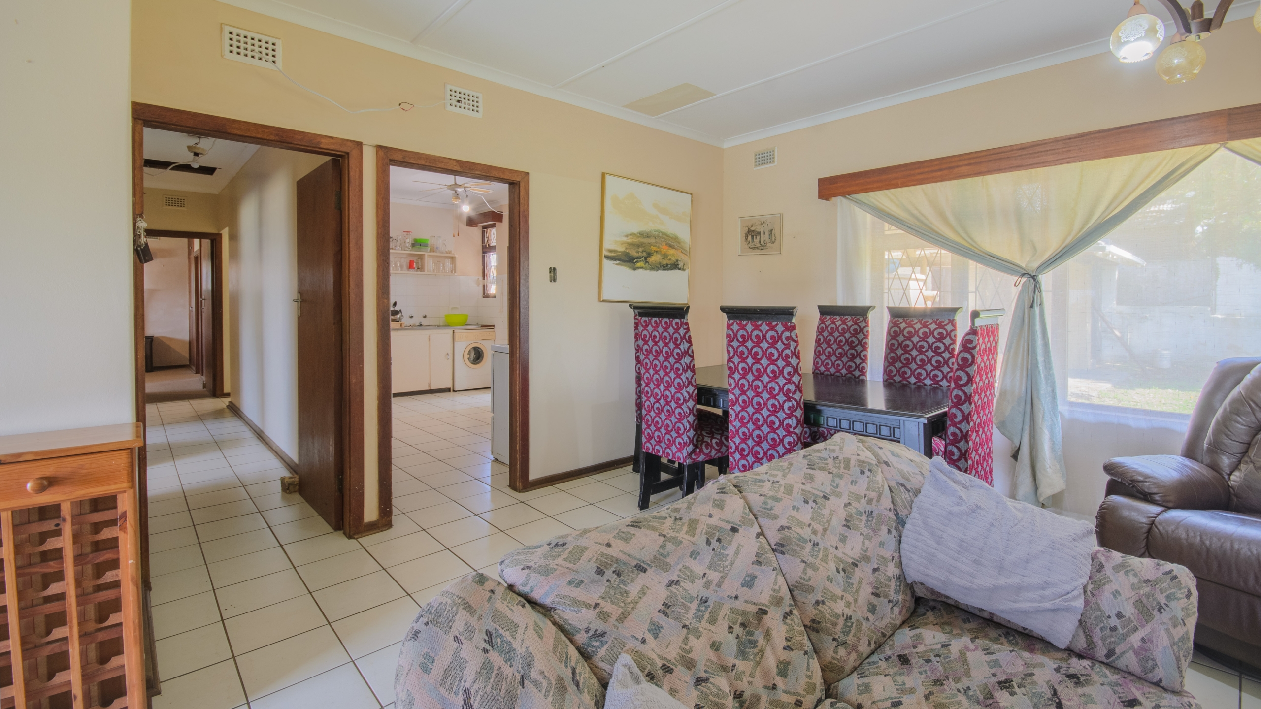 d (733)-HDR Large 1,650m² Property with Endless Potential in the Heart of Uvongo