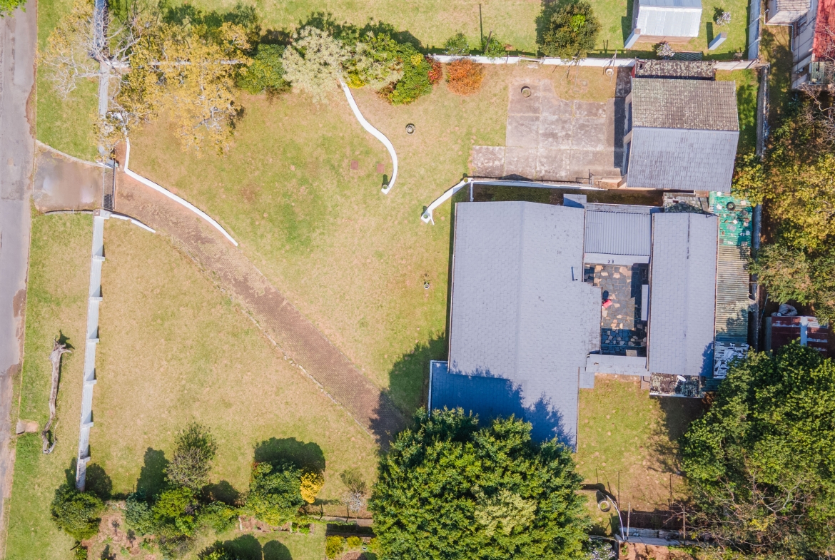 Large 1,650m² Property with Endless Potential in the Heart of Uvongo