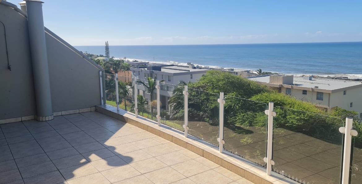 Spacious 3 Bedroom, 2 Bathroom, open plan Manaba Sea View For Sale