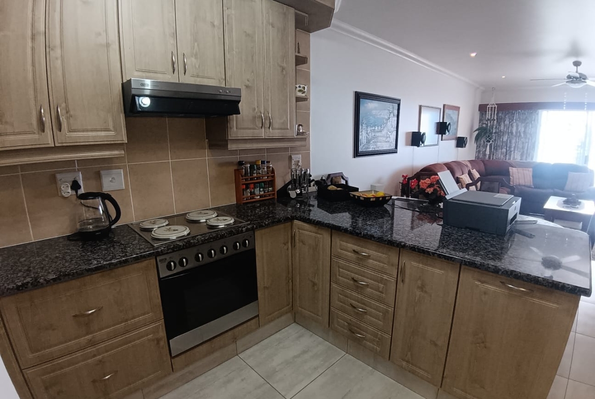 Spacious 3 Bedroom, 2 Bathroom, open plan Manaba Sea View For Sale
