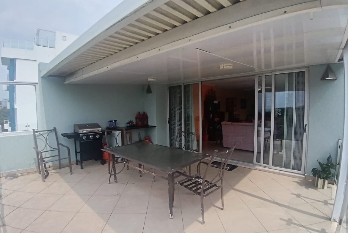 3 Bedroom, 2 Bathroom, Open Plan, Margate Sea view for Sale