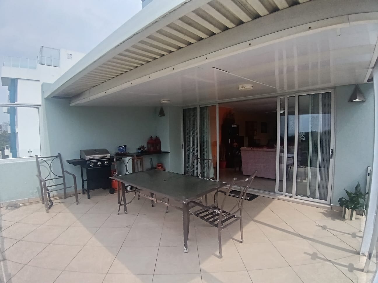 3 Bedroom, 2 Bathroom, Open Plan, Margate Sea view for Sale