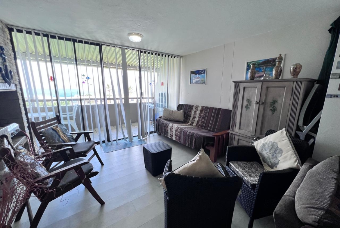 Fully Furnished Pet Friendly 3 Bedroom Apartment with Spectacular Sea Views