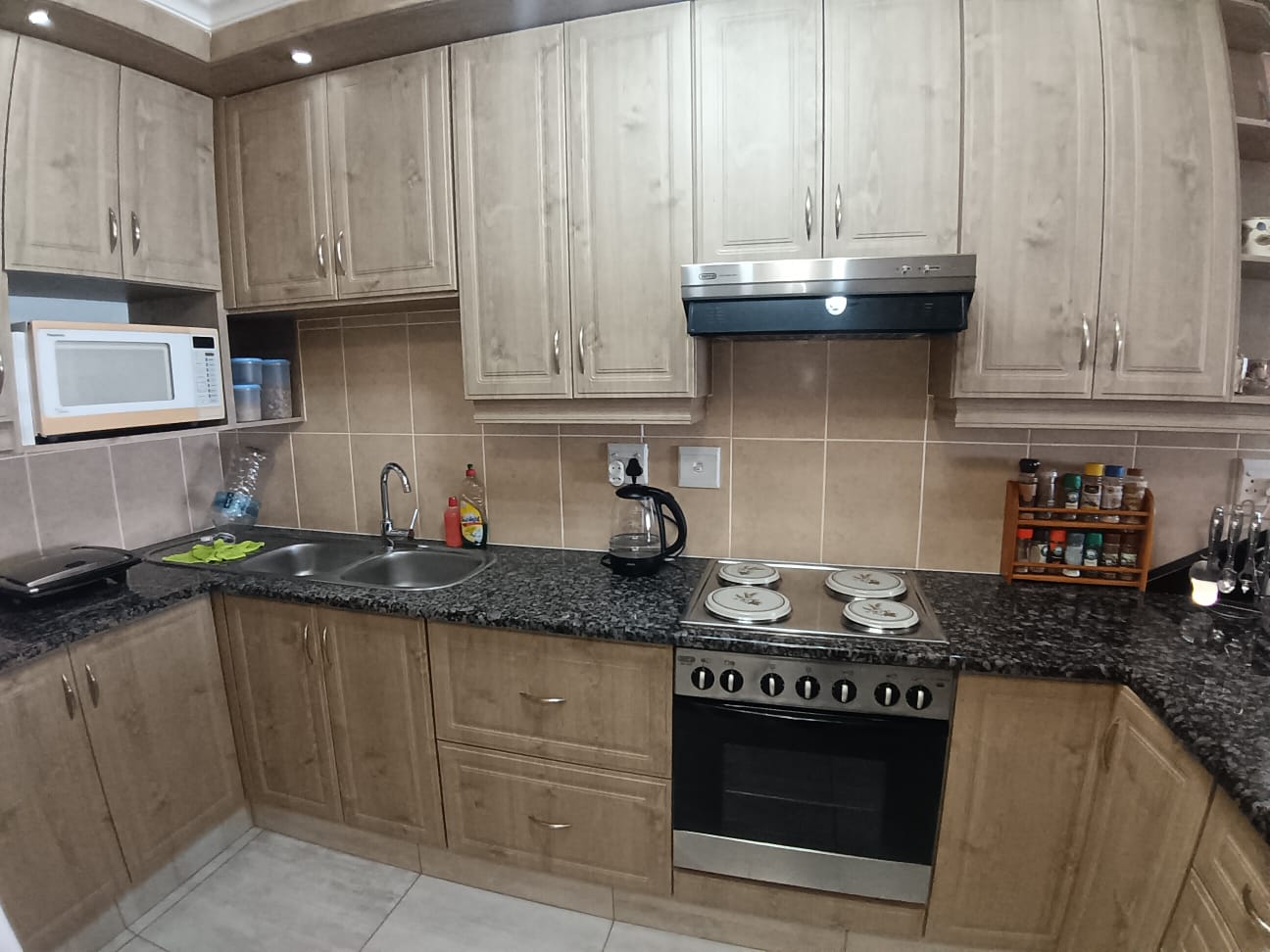 f66ad5d3-9248-4ca3-8707-194dd488c4e9 Spacious 3 Bedroom, 2 Bathroom, open plan Manaba Sea View For Sale