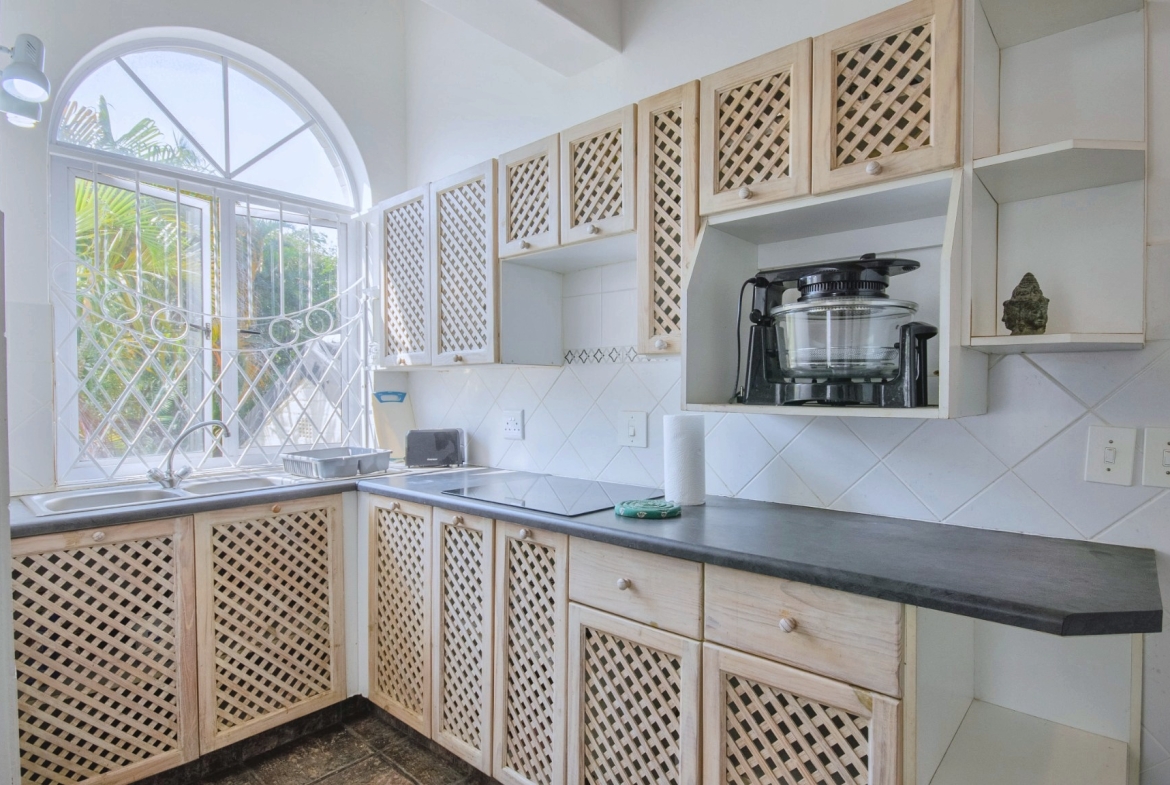 RAMSGATE – MAGNIFICENT OCEAN-VIEW HOME WITH TWO COTTAGES, POOL & BREATHTAKING 180° SEA VIEWS