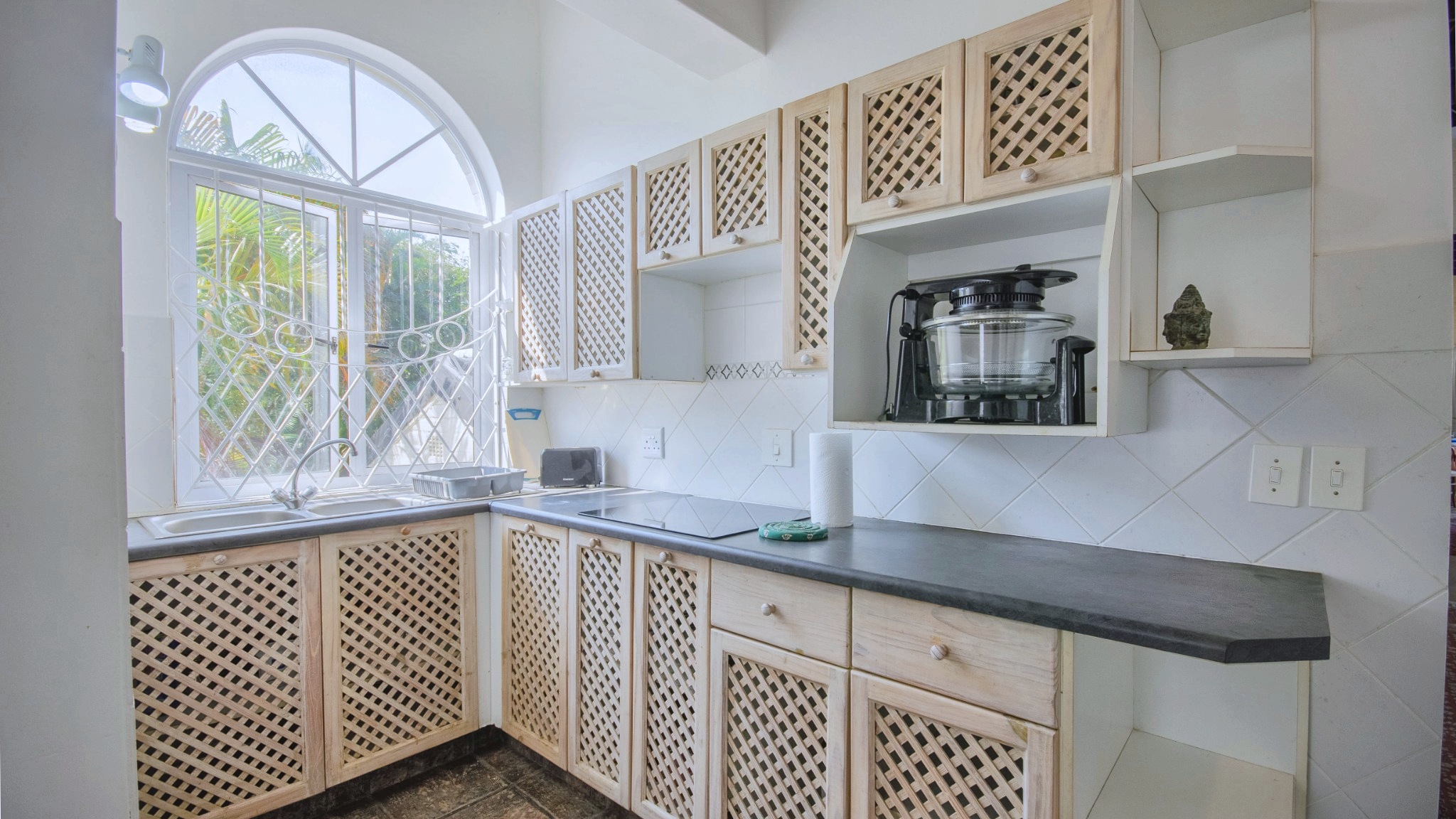 02_c_792-HDR_enhanced RAMSGATE – MAGNIFICENT OCEAN-VIEW HOME WITH TWO COTTAGES, POOL & BREATHTAKING 180° SEA VIEWS