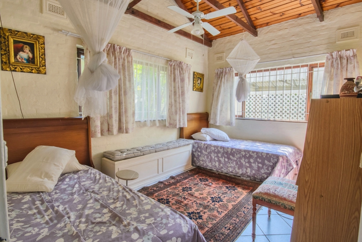 RAMSGATE – MAGNIFICENT OCEAN-VIEW HOME WITH TWO COTTAGES, POOL & BREATHTAKING 180° SEA VIEWS