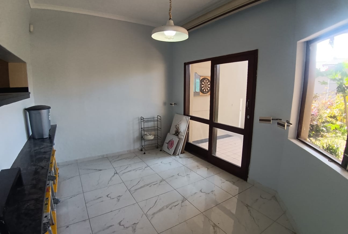 3 Bedroom, 2.5 Bedroom, open plan, Uvongo sea view for Sale