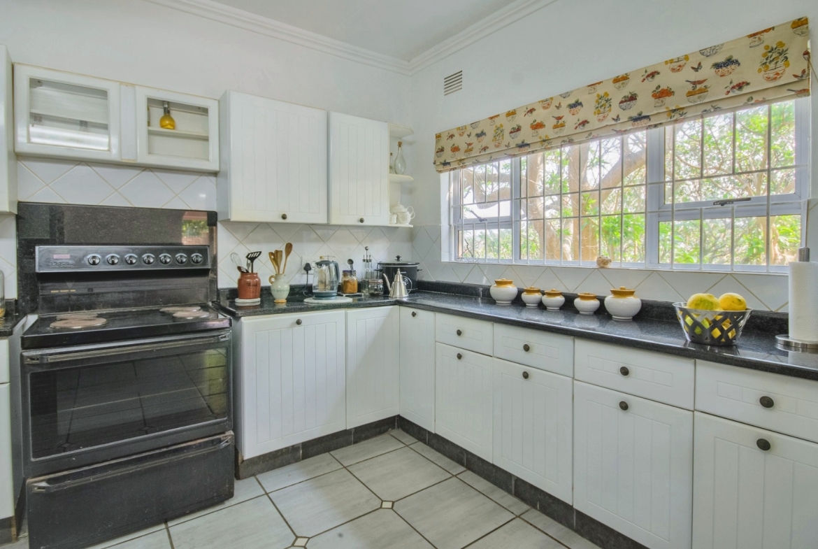 RAMSGATE – MAGNIFICENT OCEAN-VIEW HOME WITH TWO COTTAGES, POOL & BREATHTAKING 180° SEA VIEWS