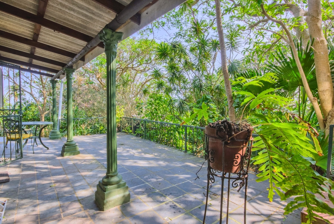 RAMSGATE – MAGNIFICENT OCEAN-VIEW HOME WITH TWO COTTAGES, POOL & BREATHTAKING 180° SEA VIEWS