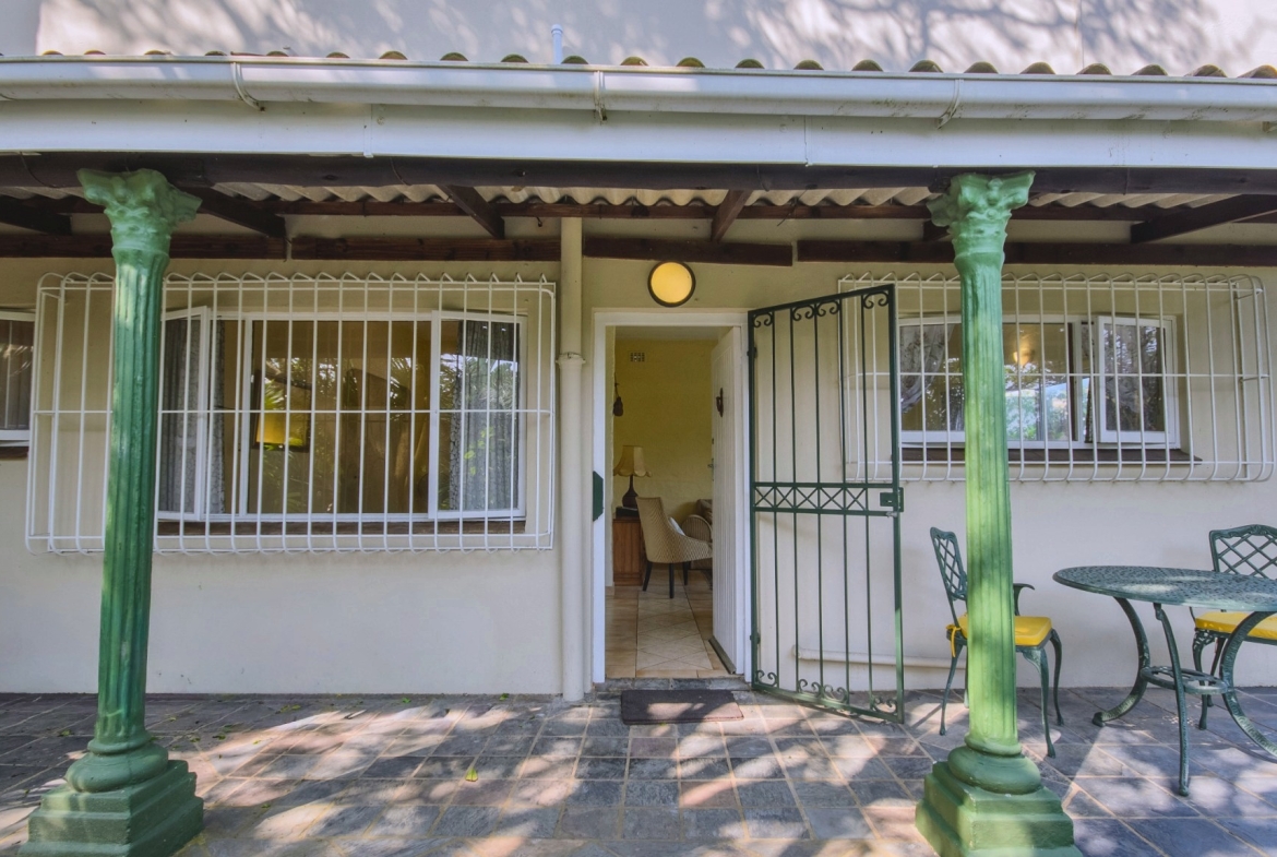 RAMSGATE – MAGNIFICENT OCEAN-VIEW HOME WITH TWO COTTAGES, POOL & BREATHTAKING 180° SEA VIEWS