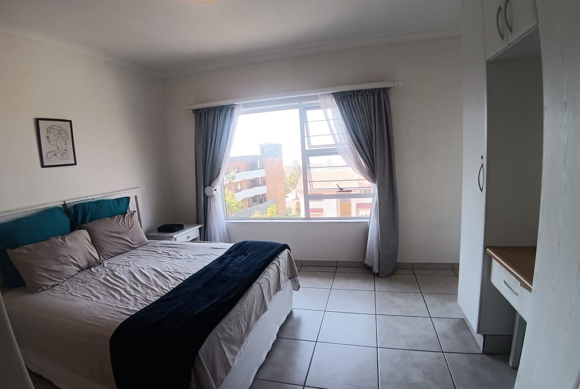 Spacious 3 Bedroom, 1.5 Bathroom, open plan, Uvongo sea view for Sale