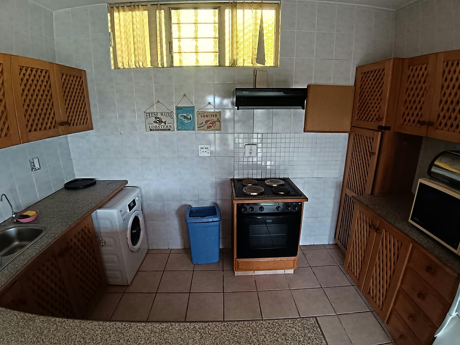 0d94f9af-7441-4558-9bf9-7ff2f8155aab 2 Bedroom, 1 Bathroom, open plan, Uvongo sea view for Sale