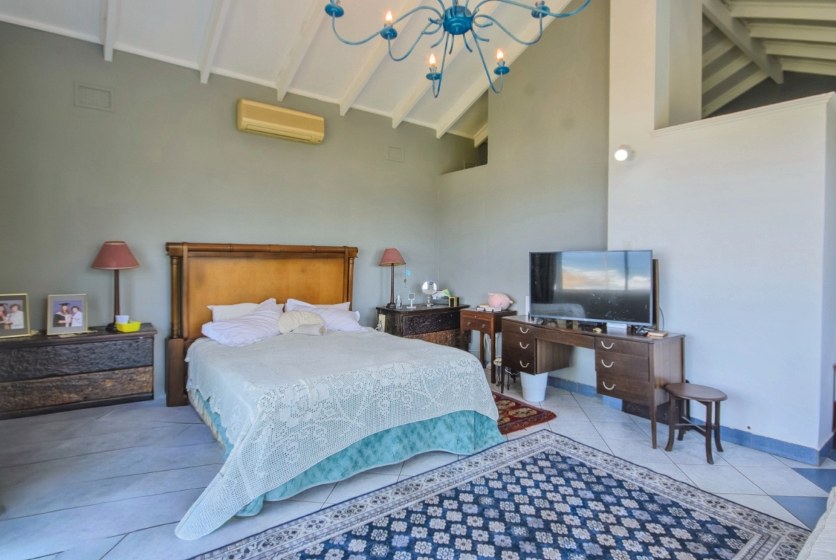 RAMSGATE – MAGNIFICENT OCEAN-VIEW HOME WITH TWO COTTAGES, POOL & BREATHTAKING 180° SEA VIEWS