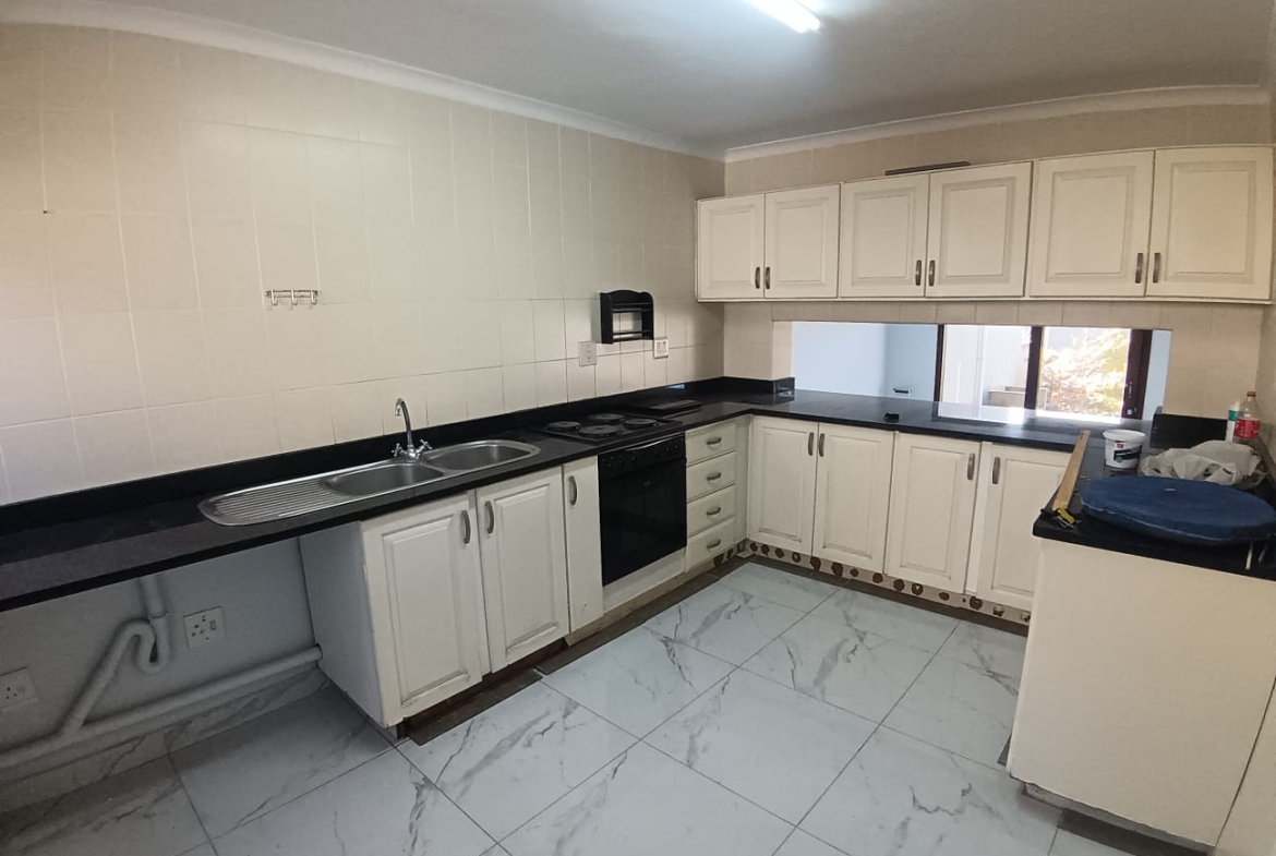 3 Bedroom, 2.5 Bedroom, open plan, Uvongo sea view for Sale