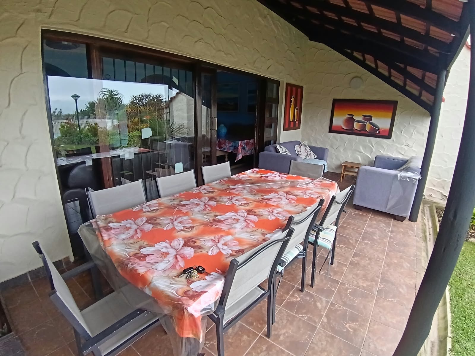 2 Bedroom, 1 Bathroom, open plan, Uvongo sea view for Sale