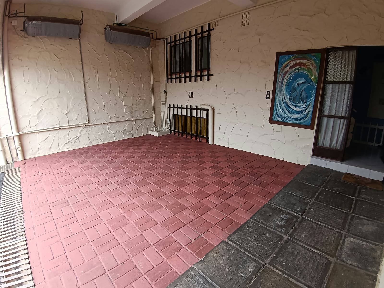 2 Bedroom, 1 Bathroom, open plan, Uvongo sea view for Sale