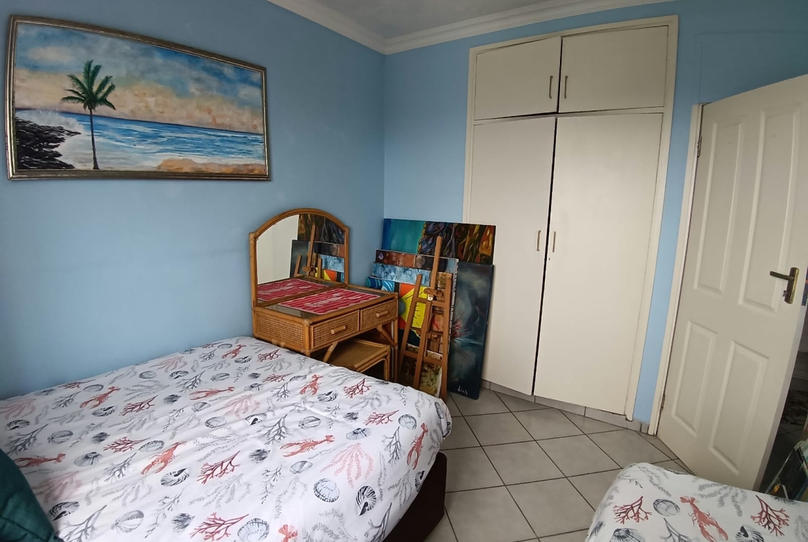 2 Bedroom, 1 Bathroom, open plan, Uvongo sea view for Sale