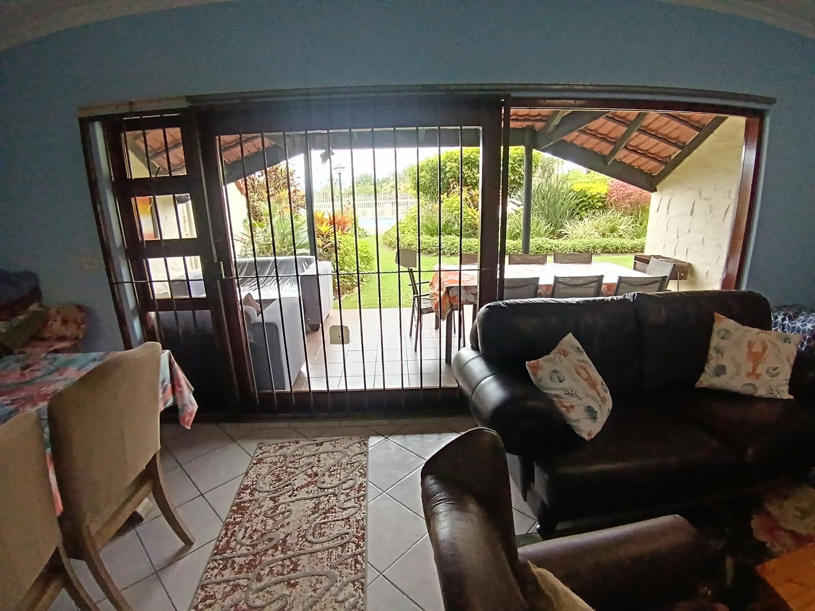 2 Bedroom, 1 Bathroom, open plan, Uvongo sea view for Sale
